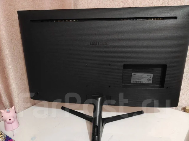 Samsung. 31.5", ���������� �� (LCD, LED, QLED) ����