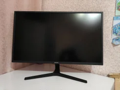 Samsung. 31.5", ���������� �� (LCD, LED, QLED) ����
