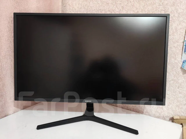 Samsung. 31.5", ���������� �� (LCD, LED, QLED) ����