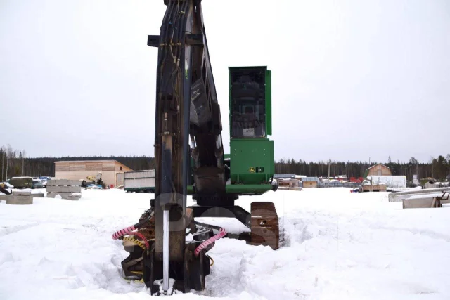John Deere. 2154D ����