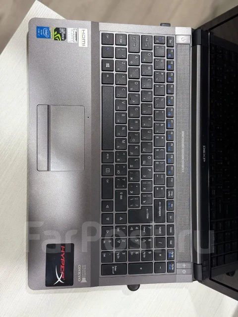 DEXP Ares E102. 15.6", 2,4����, ��� 8 ��, ���� 1 000���, WiFi: 1, Bluetooth: 1, ����������� �� 4��. ����