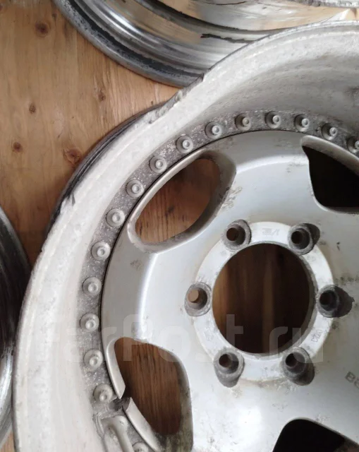 Berg. 8.0x16", 6x139.7, ET-48 ����