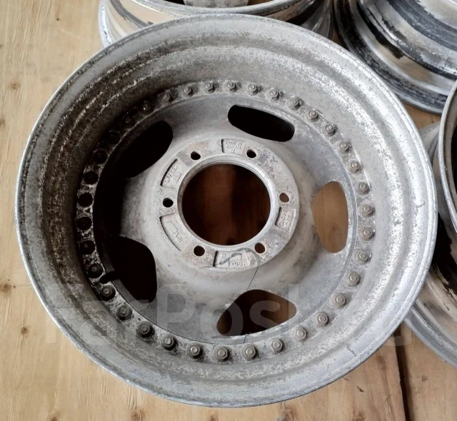 Berg. 8.0x16", 6x139.7, ET-48 ����