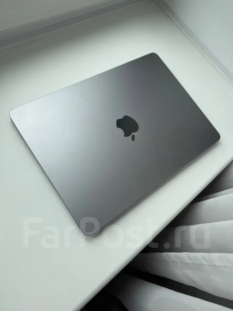 Apple MacBook Air 13 2024 MRCT3. ��� 8 ��, ���� 256���, WiFi: 1, Bluetooth: 1, ����������� �� 12��. ����