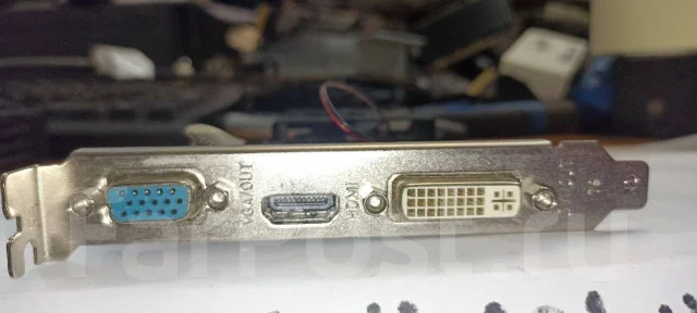 GeForce GT 210 ����
