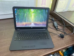 HP 15-af155ur. 15.6", 1,5����, ��� 4 ��, ���� 120���, WiFi: 1, Bluetooth: 1 ����