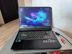 Acer Nitro 5. 15.6", 4,5����, ��� 16 ��, ���� 512���, WiFi: 1, Bluetooth: 1, ����������� �� 3��. ����