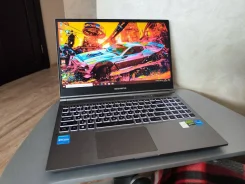 Mechrevo. 15.6", 4,4����, ��� 16 ��, ���� 512���, WiFi: 1, Bluetooth: 1, ����������� �� 3��. ����