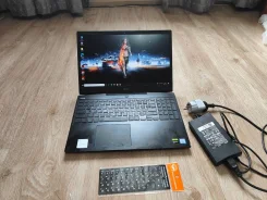 Dell. 15.6", 4,1����, ��� 8 ��, ���� 500���, WiFi: 1, Bluetooth: 1, ����������� �� 3��. ����