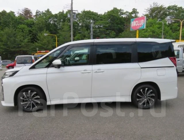 Toyota Noah. ��������, 4wd, 2.0 (152��.�.), ������, 25 000����. ��, �/�. ��� ����� �� ������������ ����