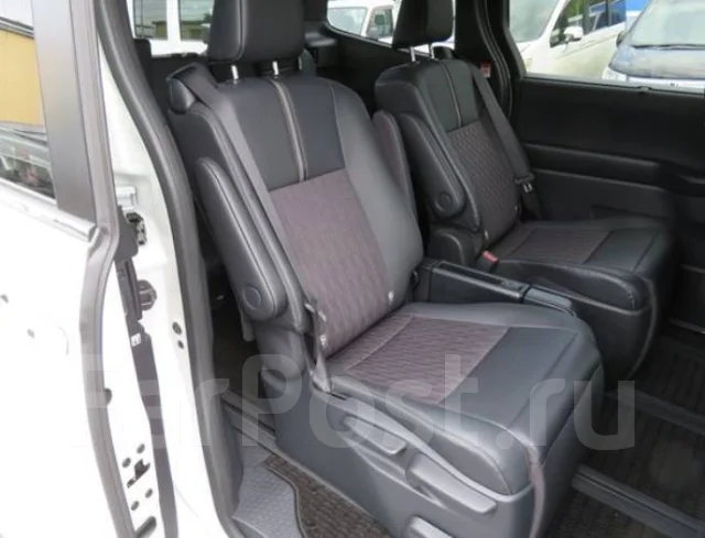 Toyota Noah. ��������, 4wd, 2.0 (152��.�.), ������, 25 000����. ��, �/�. ��� ����� �� ������������ ����