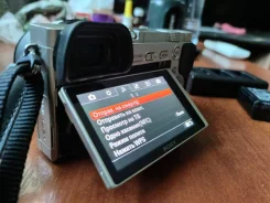 Sony Alpha ILCE-6000. 20 � ����� ��, ���: 5� ����