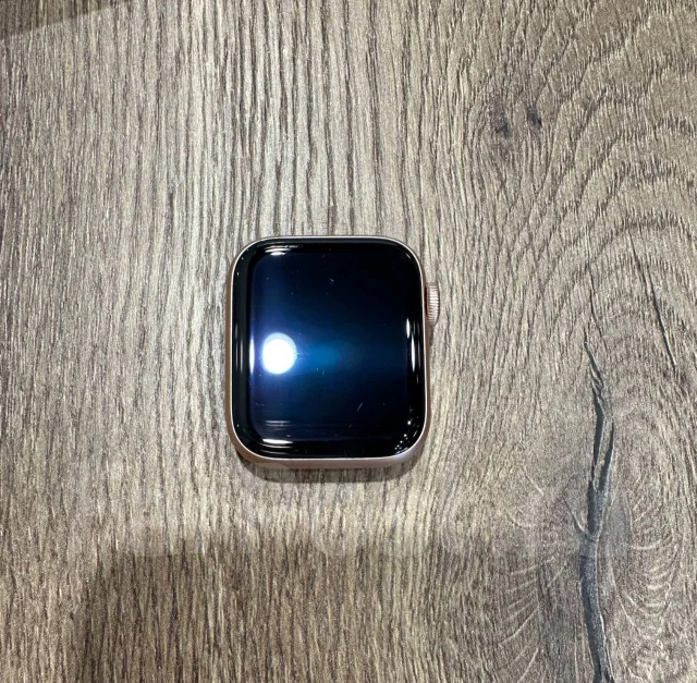 Apple Watch SE. GPS ����
