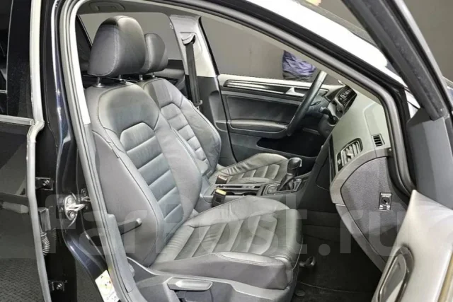 Volkswagen Golf. �������, ��������, 1.2 (105��.�.), ������, 30 000����. ��, �/�. ��� ����� �� ������������ ����