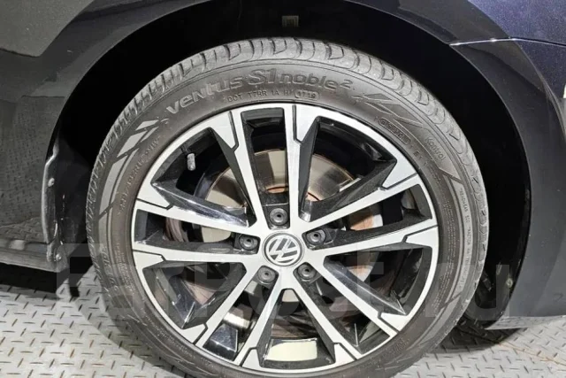 Volkswagen Golf. �������, ��������, 1.2 (105��.�.), ������, 30 000����. ��, �/�. ��� ����� �� ������������ ����