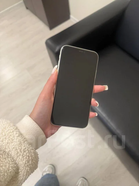 Apple iPhone 11. �/�, 64 ��, �����, 3G, 4G LTE, 5G ����