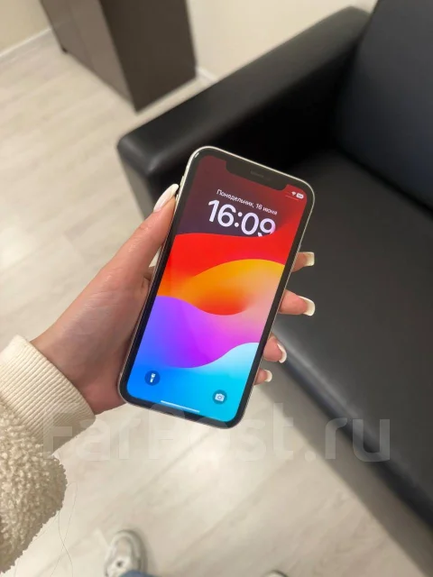 Apple iPhone 11. �/�, 64 ��, �����, 3G, 4G LTE, 5G ����