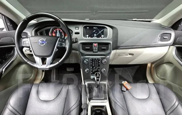 Volvo V40. �������, ��������, 1.6 (180��.�.), ������, 57 000����. ��, �/�. ��� ����� �� ������������ ����