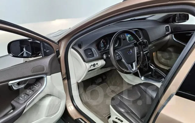 Volvo V40. �������, ��������, 1.5 (152��.�.), ������, 43 000����. ��, �/�. ��� ����� �� ������������ ����