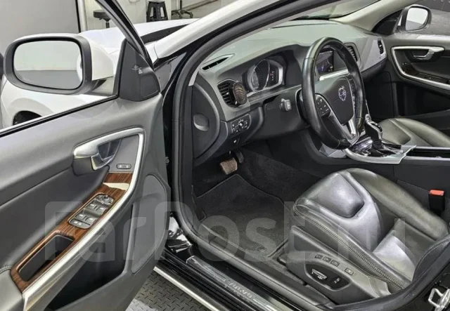 Volvo V60. �������, ��������, 1.6 (180��.�.), ������, 38 000����. ��, �/�. ��� ����� �� ������������ ����