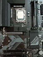 Intel Core i3-12100F ����