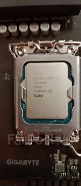Intel Core i3-12100F ����