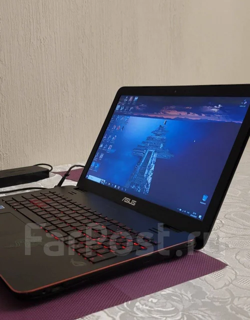 Asus ROG. 15.6", ��� 12 ��, ���� 2 000���, WiFi: 1, Bluetooth: 1, ����������� �� 3��. ����