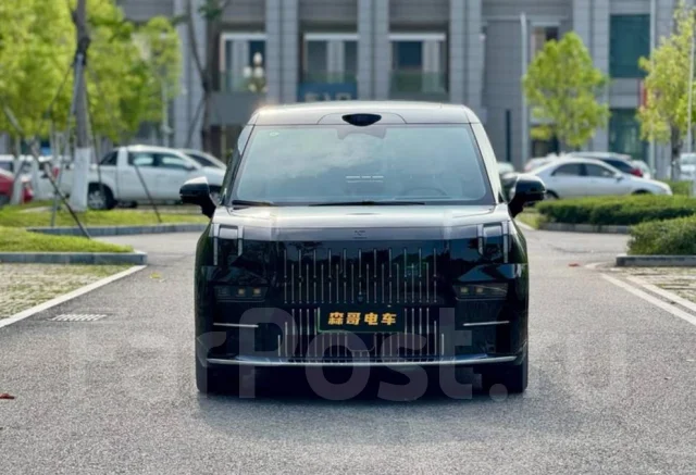 Zeekr 009, 2023. �������, 4wd, �������������, 10 000����. ��, �/�. ��� ����� �� ������������ ����