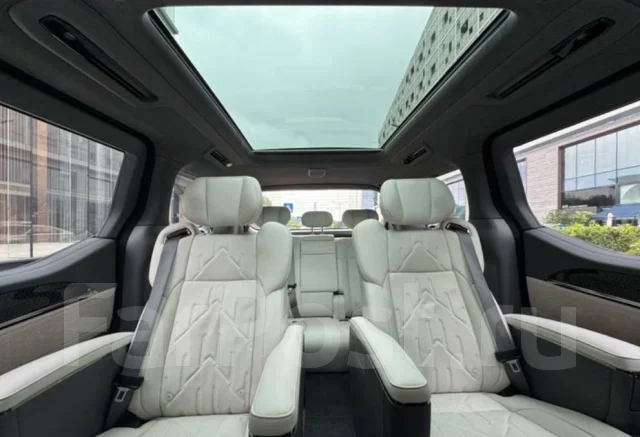 Zeekr 009, 2023. �������, 4wd, �������������, 10 000����. ��, �/�. ��� ����� �� ������������ ����