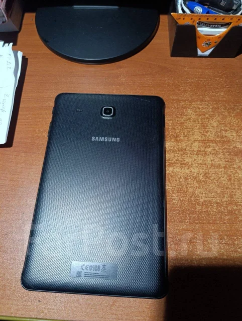 Samsung Galaxy Tab E. ������ 16 �� ����