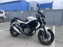 Suzuki SFV 650 Gladius