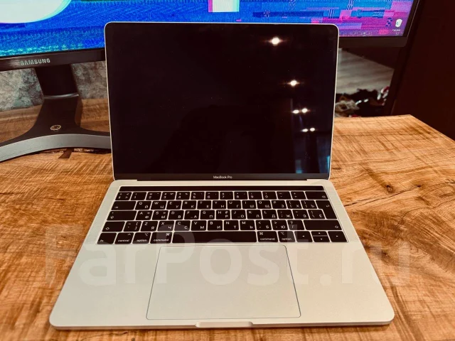 Apple MacBook Pro 13 2020. 13.3", 1,4����, ��� 8 ��, ���� 128���, WiFi: 1, Bluetooth: 1 ����