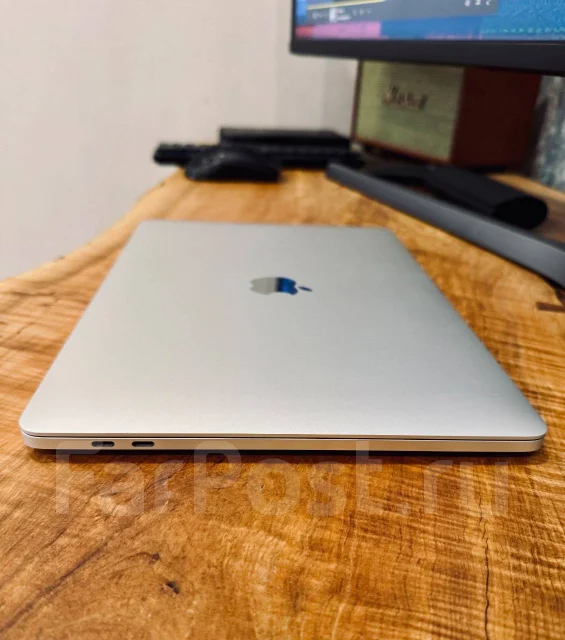 Apple MacBook Pro 13 2020. 13.3", 1,4����, ��� 8 ��, ���� 128���, WiFi: 1, Bluetooth: 1 ����