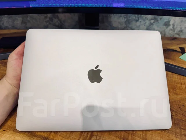Apple MacBook Pro 13 2020. 13.3", 1,4����, ��� 8 ��, ���� 128���, WiFi: 1, Bluetooth: 1 ����