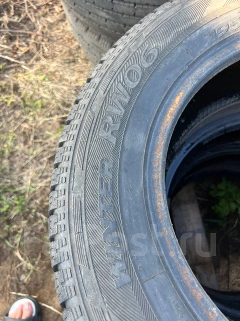 Hankook Winter RW06. ������, ��� �����, �/�, ����� 50 % ����