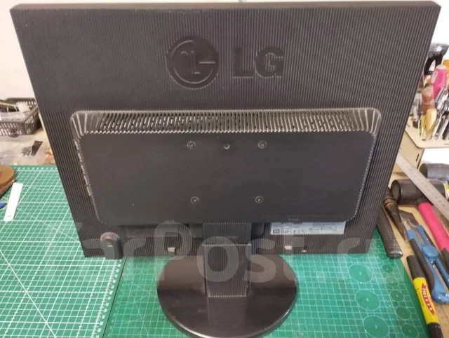 LG. 19", ���������� �� (LCD, LED, QLED) ����
