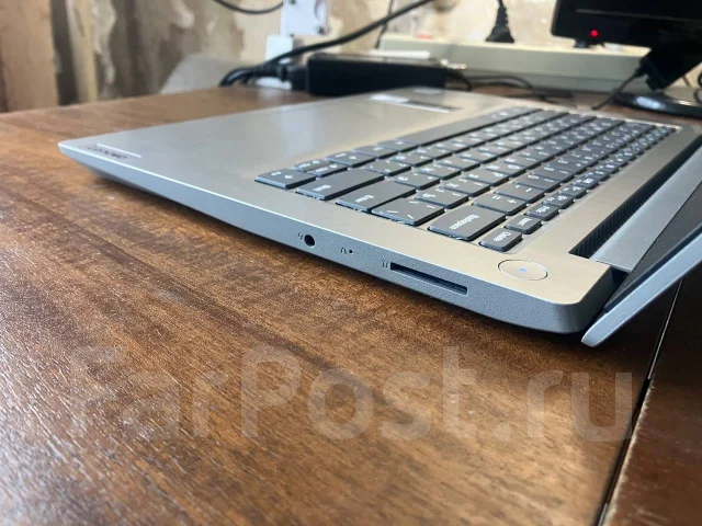 Lenovo IdeaPad 3 14IIL05. 14", 1,2����, ��� 12 ��, ���� 256���, WiFi: 1, Bluetooth: 1, ����������� �� 3��. ����