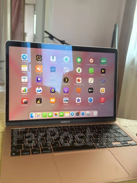 Apple MacBook Air 13 2020 MVH52. 13.3", 3,2����, ��� 512 ��, ���� 8���, WiFi: 1, Bluetooth: 1, ����������� �� 15��. ����