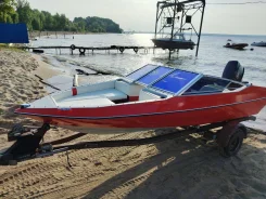 Maxum. 1993 ���, ����� 5��., ��������� ���������, 90��.�., ������ ����