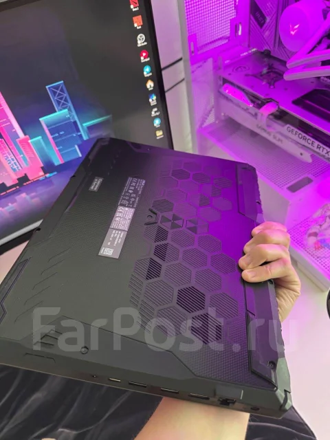 Asus TUF Gaming. 15.4", 3,3����, ��� 16 ��, ���� 512���, WiFi: 1, Bluetooth: 1, ����������� �� 12��. ����