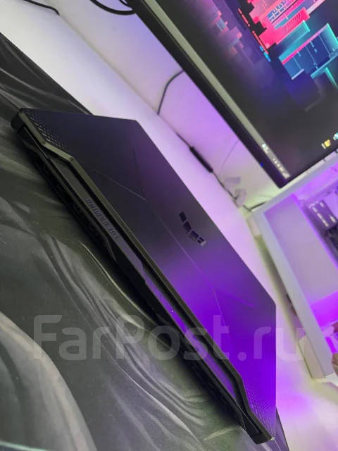 Asus TUF Gaming. 15.4", 3,3����, ��� 16 ��, ���� 512���, WiFi: 1, Bluetooth: 1, ����������� �� 12��. ����