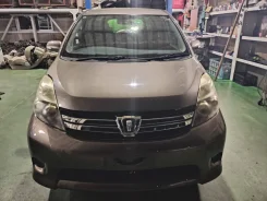 Toyota Isis. ZGM15001966, 2ZR ����