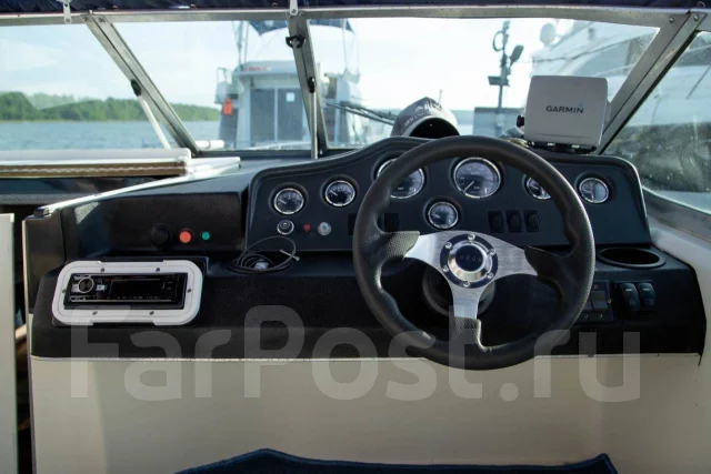 Searay. 1993 ���, ����� 7,1��., ��������� ������������, 230��.�., ������ ����