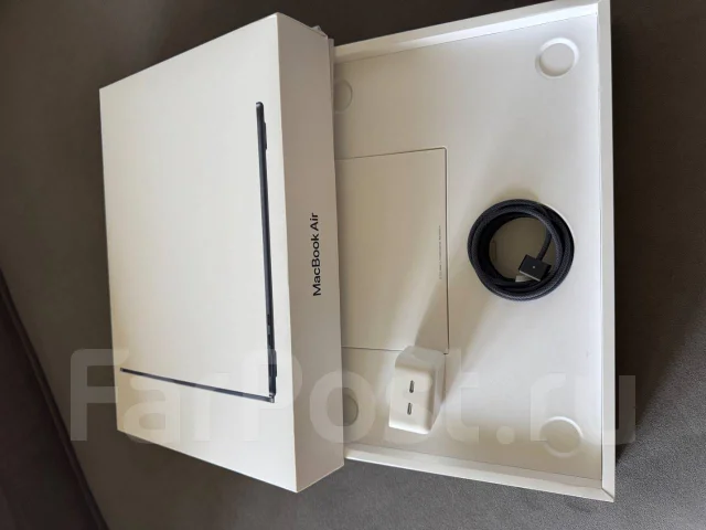 Apple MacBook Air 13 2022. 13.6", ��� 8 ��, ���� 512���, WiFi: 1, Bluetooth: 1 ����