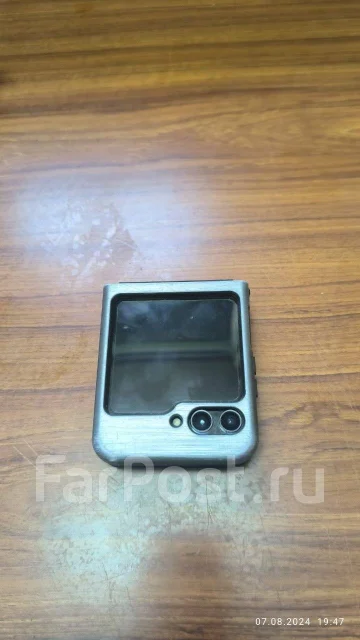 Samsung Galaxy Z Flip5. �/�, 256 ��, �������, 4G LTE, ����������, NFC ����