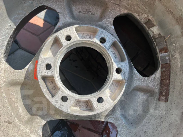 Berg. 8.0x16", 6x139.7, ET10 ����