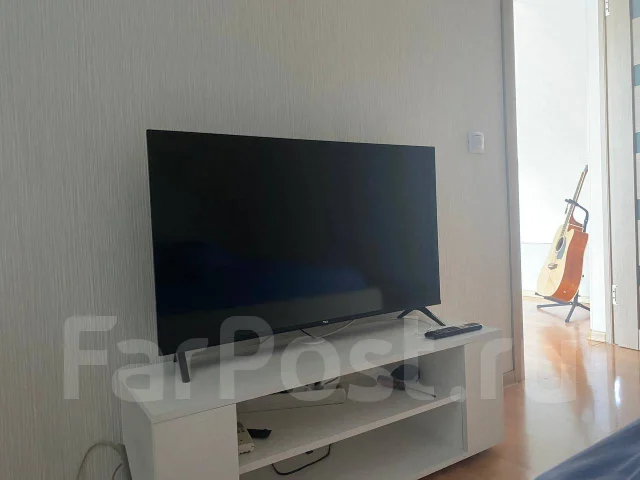 TCL 40S5400. OLED ����