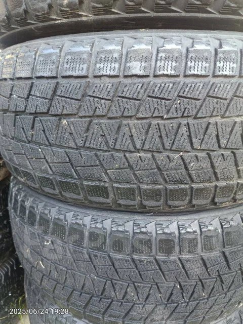 Bridgestone Blizzak DM-Z3. �����������, 2013 ���, �/�, ����� 50 % ����