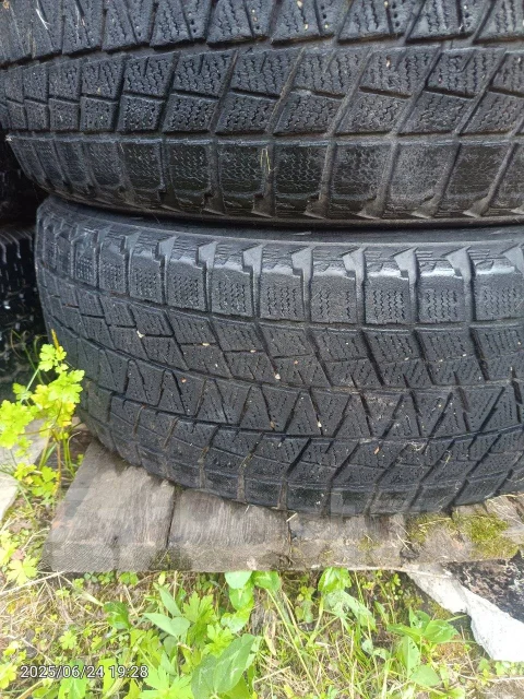 Bridgestone Blizzak DM-Z3. �����������, 2013 ���, �/�, ����� 50 % ����