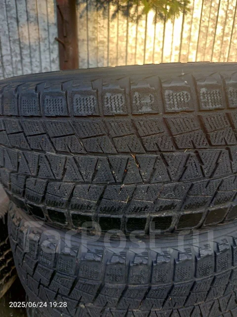 Bridgestone Blizzak DM-Z3. �����������, 2013 ���, �/�, ����� 50 % ����